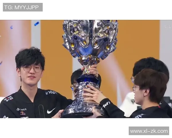 赛后分析:关键大龙决策失误导致FLY错失胜利良机 赛后分析:关键大龙决策失误导致FLY错失胜利良机